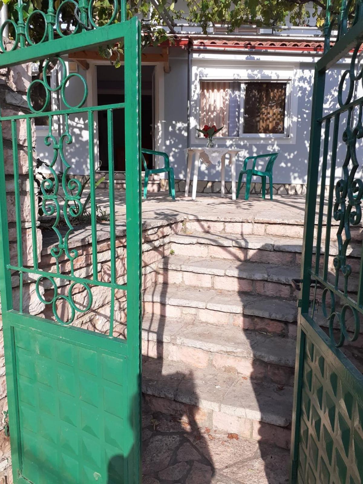 Coral Guesthouse Saranda Zewnętrze zdjęcie